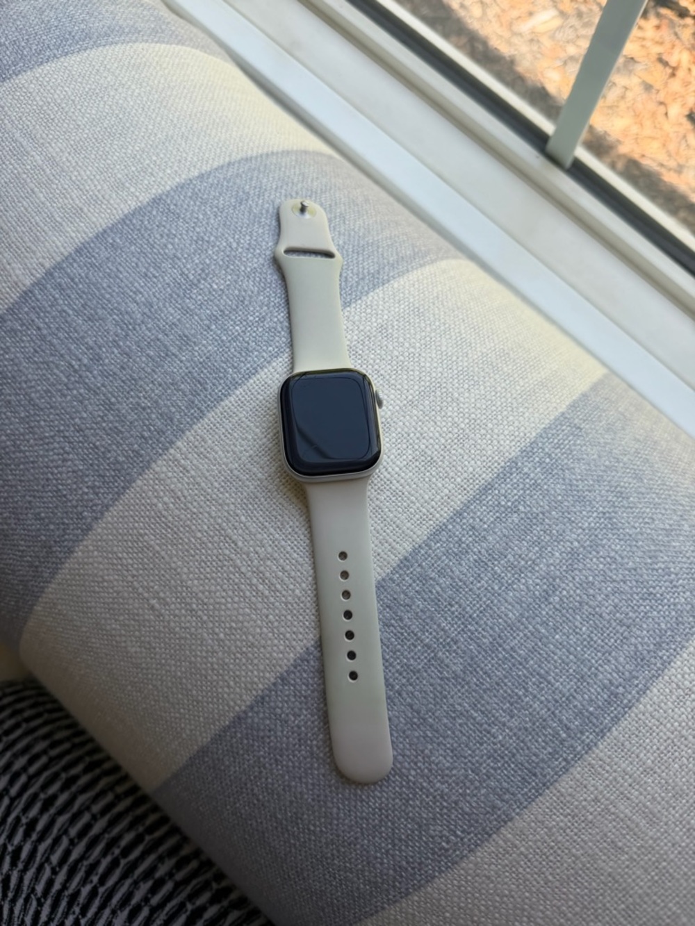 Apple Watch Series 10 Silver Aluminum Case with White Sport Band - 42mm - Picture 3 of 6